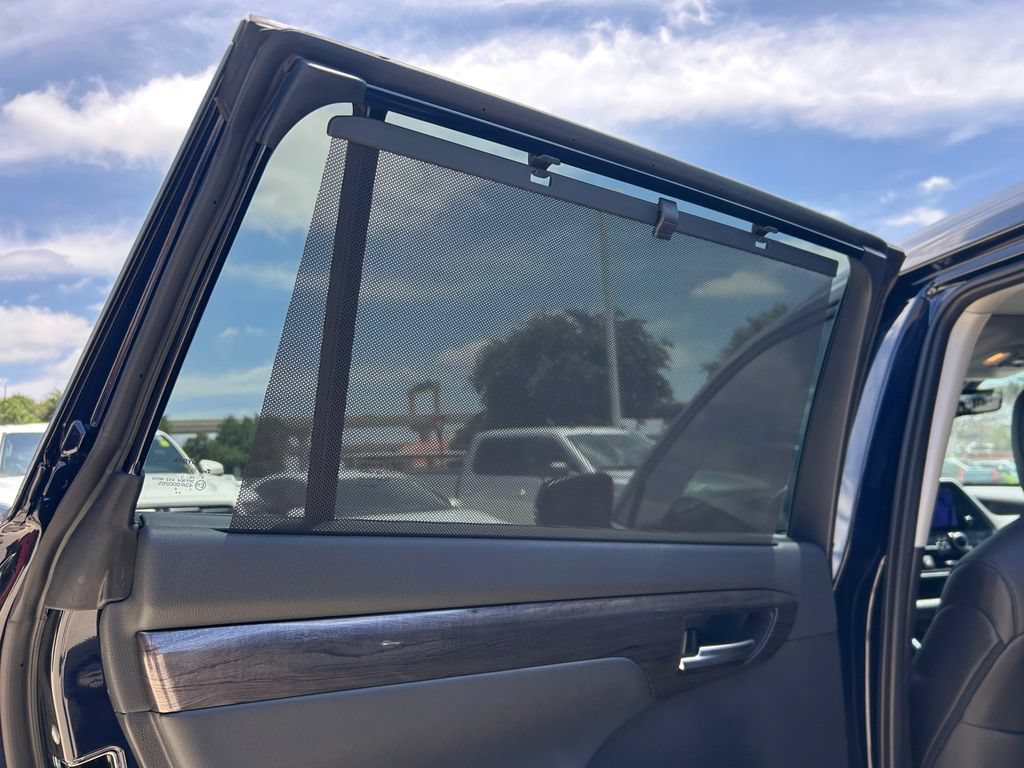 Used 2023 Toyota Highlander Platinum FWD image 20