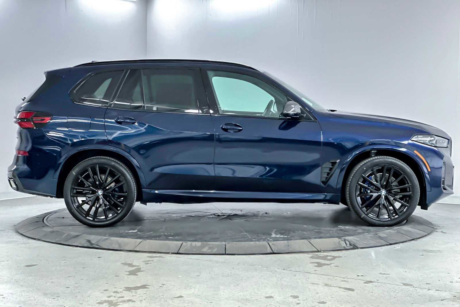 New 2026 BMW X5 xDrive40i w/ M Sport Package image 8