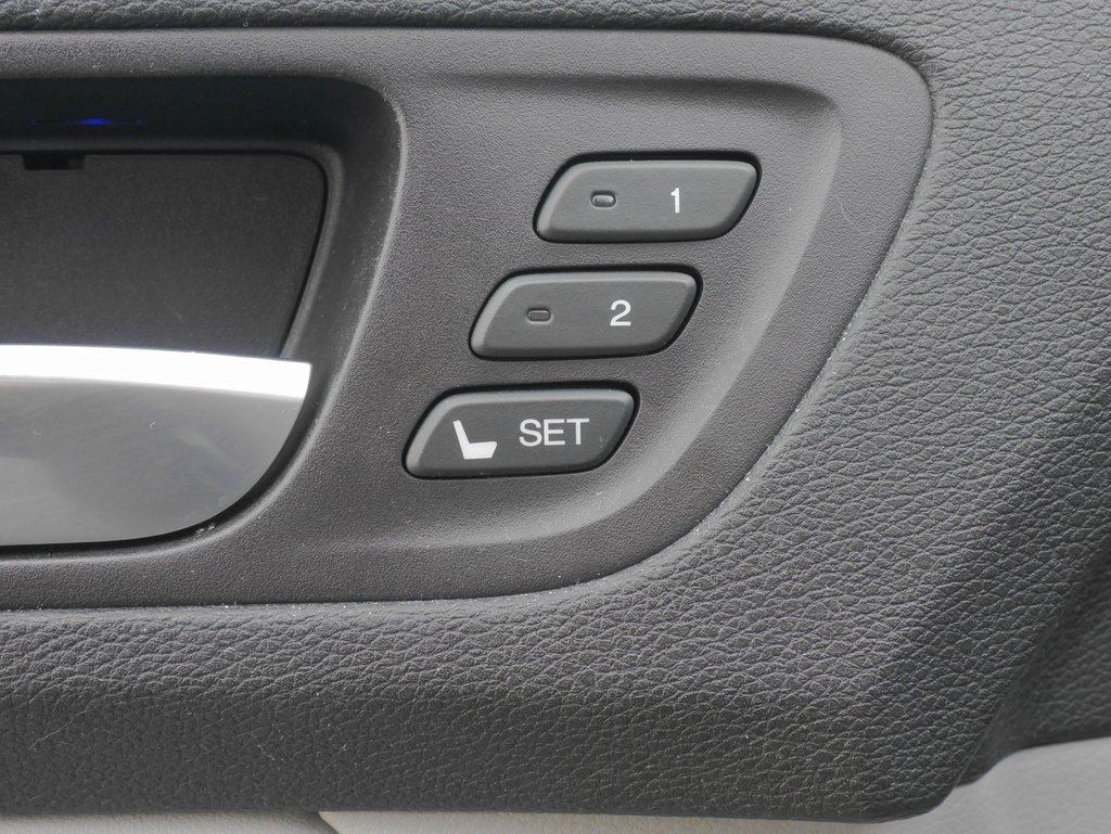 Used 2015 Acura TLX V6 SH-AWD w/ Technology Pkg image 12