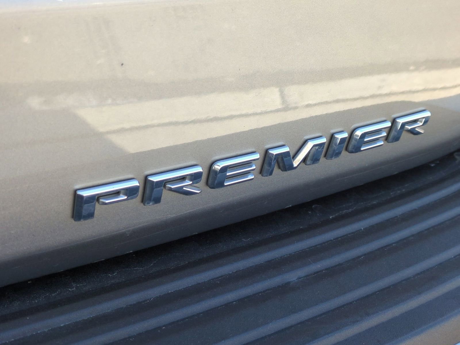 Used 2023 Chevrolet Tahoe Premier image 14