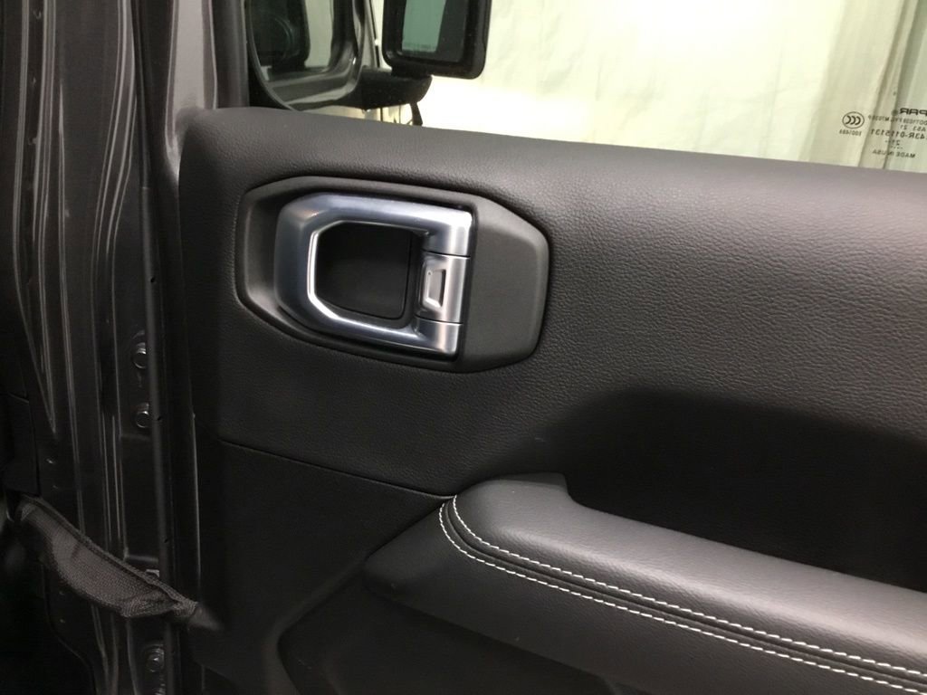 Used 2021 Jeep Wrangler Unlimited Sahara w/ Dual Top Group image 19