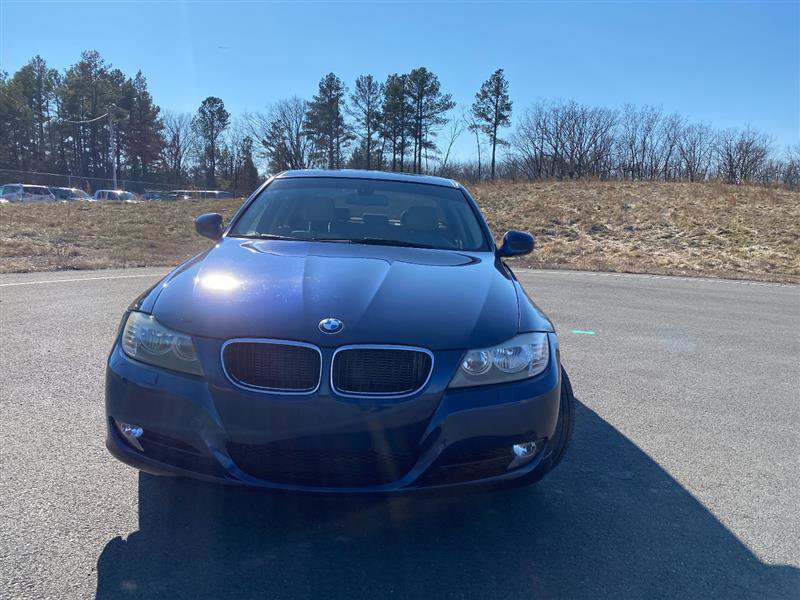 Used 2011 BMW 328i xDrive Sedan AWD/4WD image 3