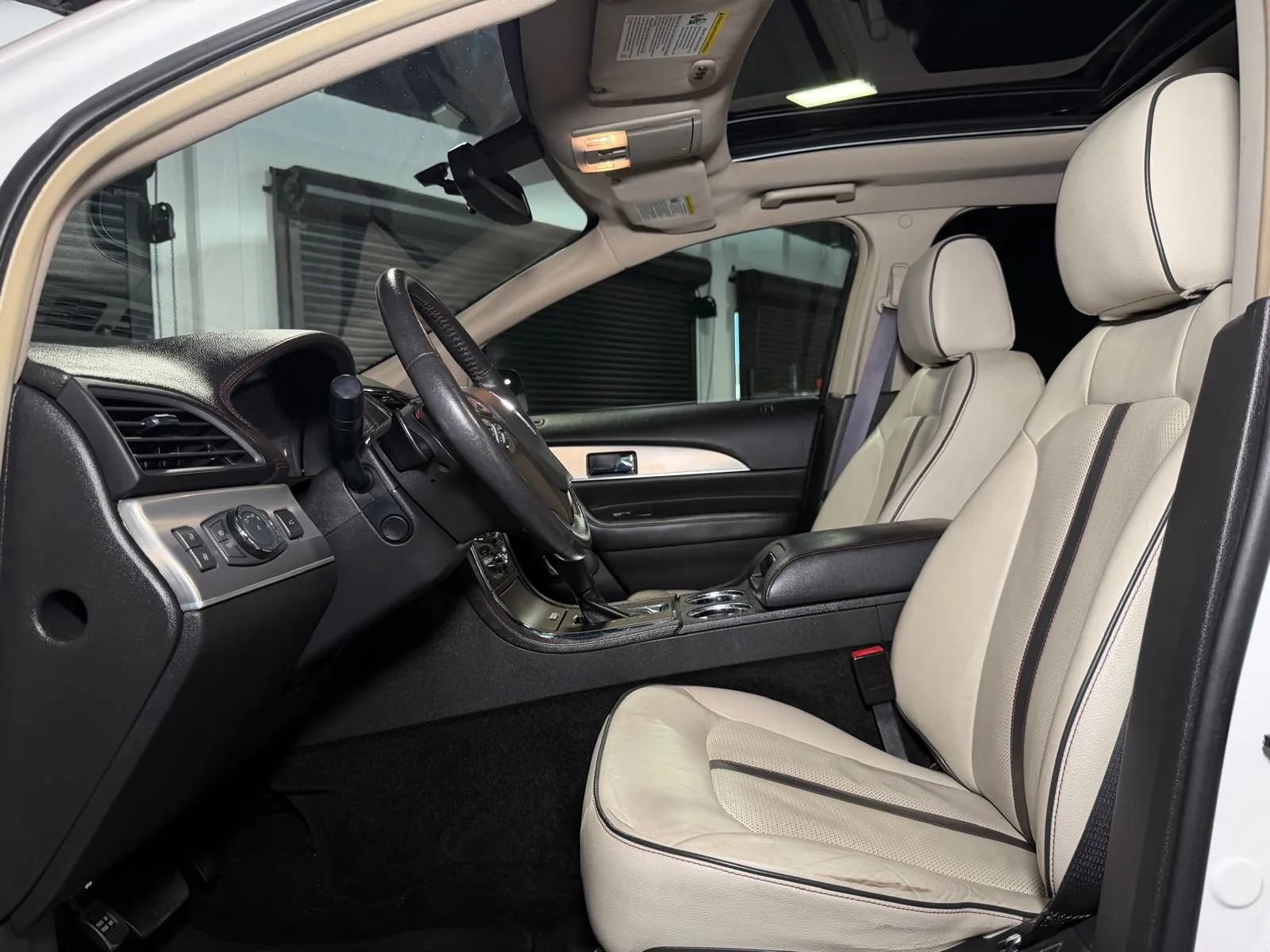 Used 2014 Lincoln MKX FWD w/ Equipment Group 101A image 31