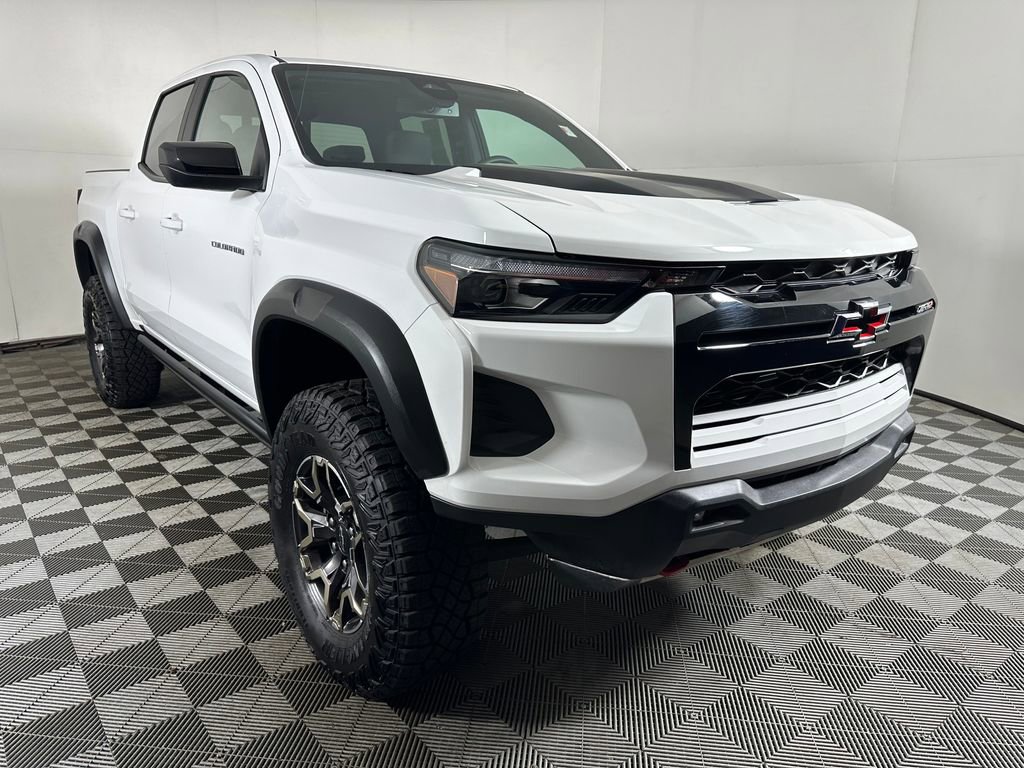 Used 2024 Chevrolet Colorado ZR2 AWD/4WD image 7