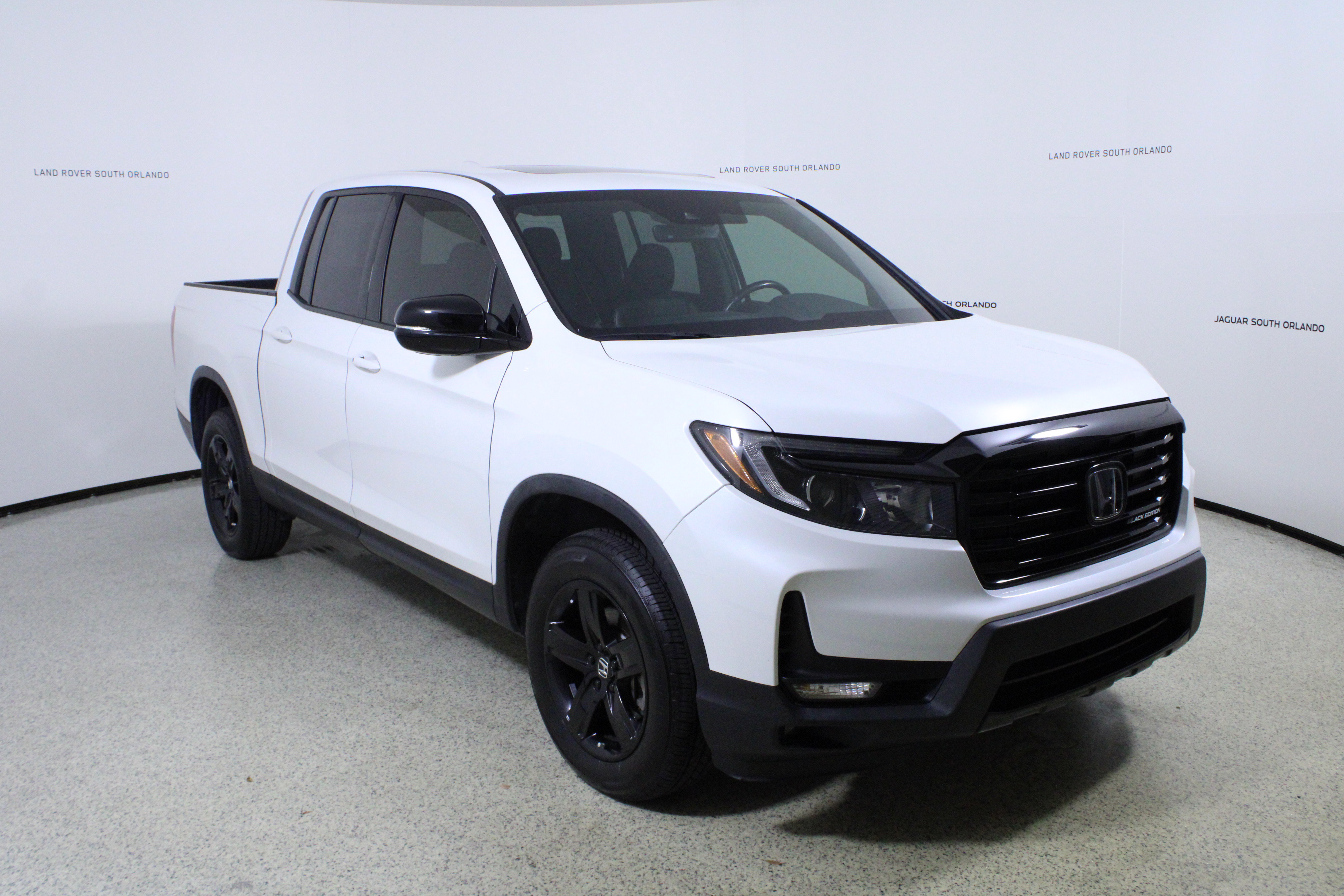 Used 2022 Honda Ridgeline Black Edition image 3