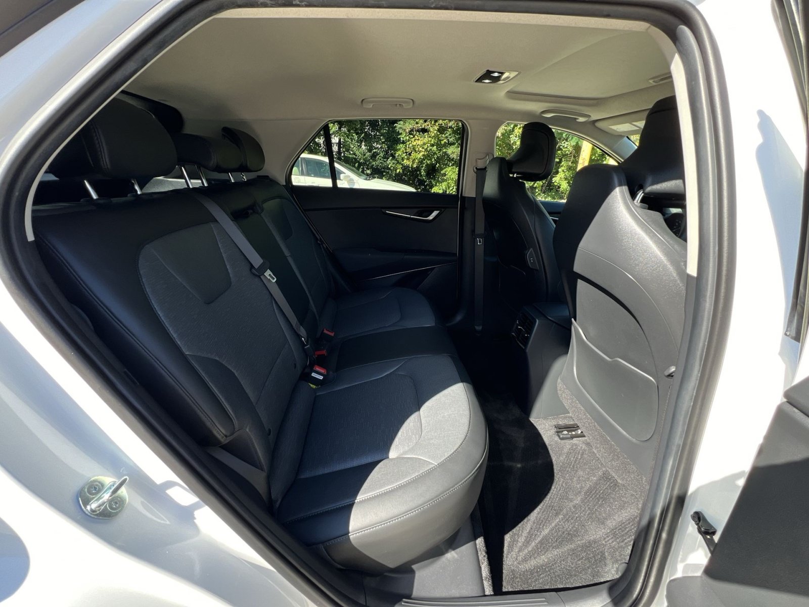 Used 2023 Kia Niro Wave w/ Wave Preserve Package FWD image 31