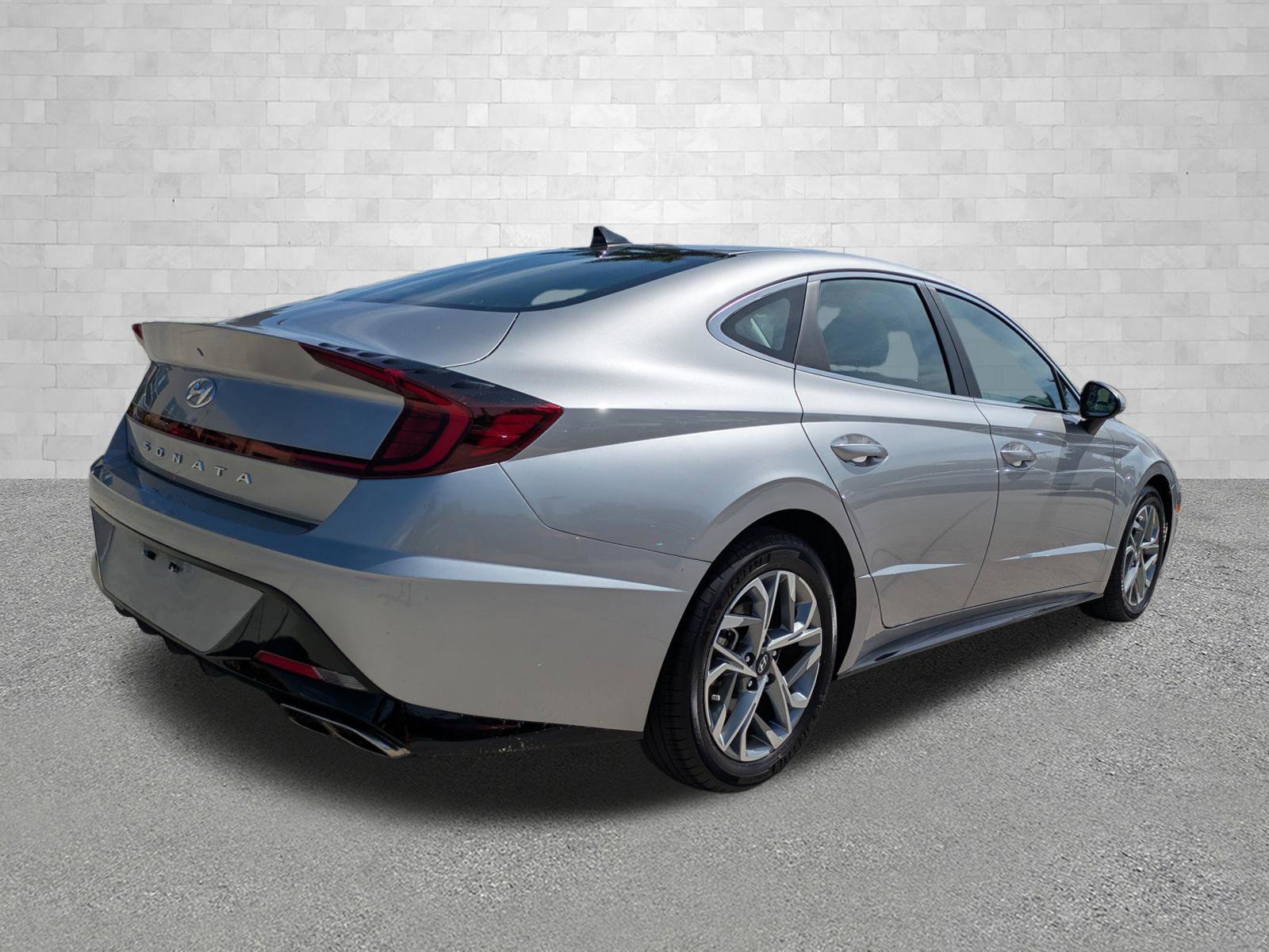 Used 2020 Hyundai Sonata SEL w/ Convenience Package FWD image 2