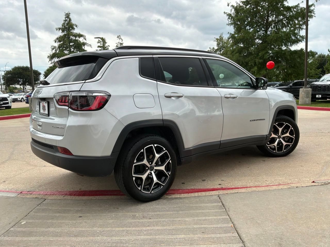 Used 2025 Jeep Compass Limited AWD/4WD image 6