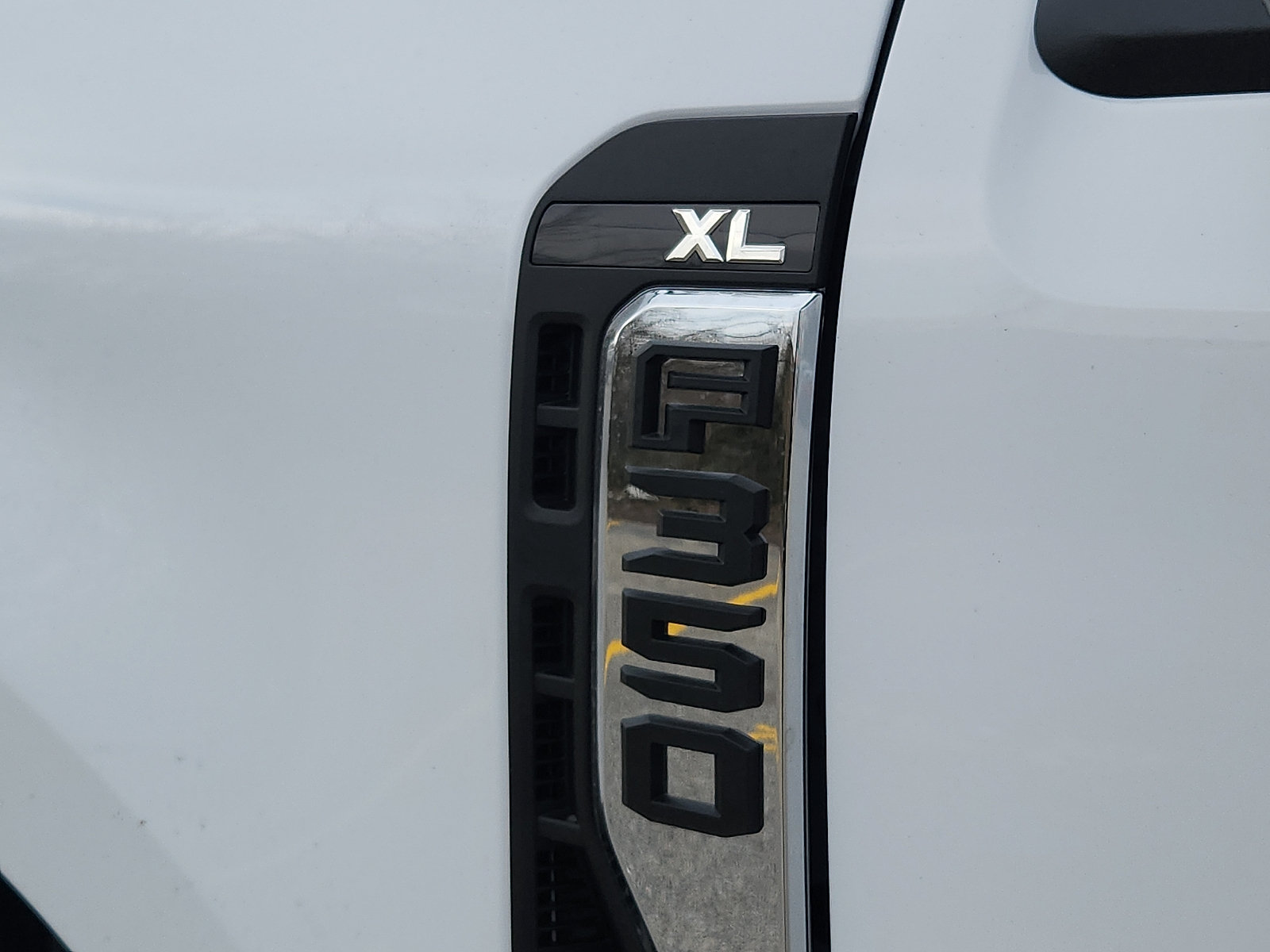 New 2026 Ford F350 XL w/ XL Chrome Package AWD/4WD image 17