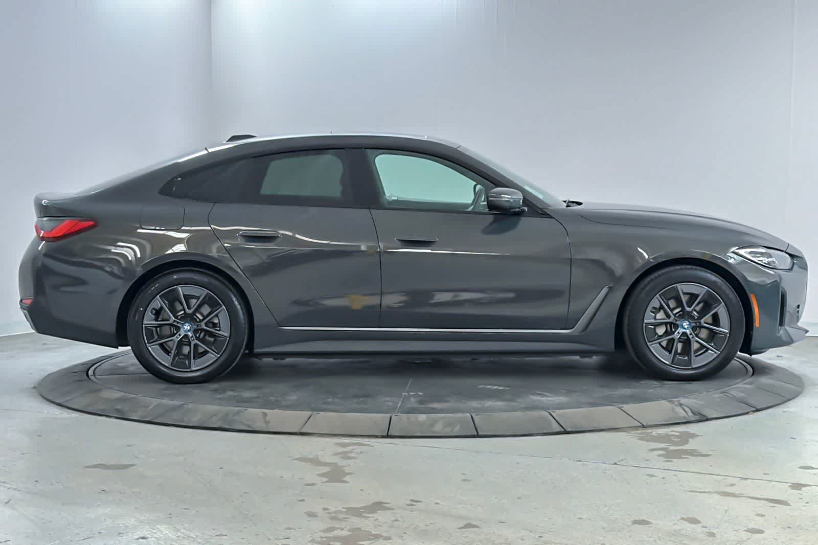 Used 2023 BMW i4 eDrive35 w/ Premium Package RWD image 8