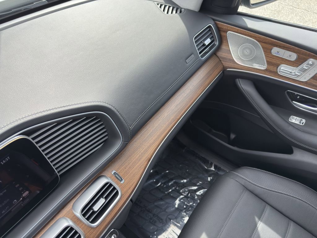 New 2026 Mercedes-Benz GLS 450 4MATIC image 32