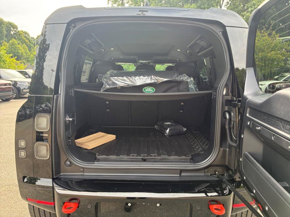 New 2026 Land Rover Defender 110 X AWD/4WD image 15