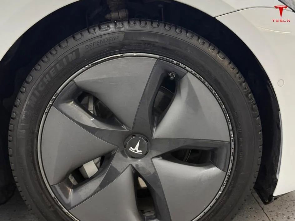 Used 2020 Tesla Model 3 Standard Range Plus RWD image 18