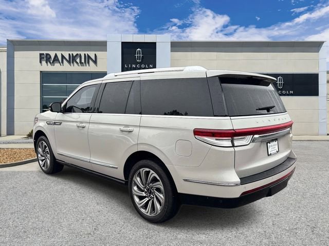 Certified 2023 Lincoln Navigator Reserve AWD/4WD image 5