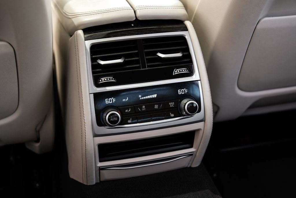 Used 2020 BMW 740i w/ Premium Package RWD image 45