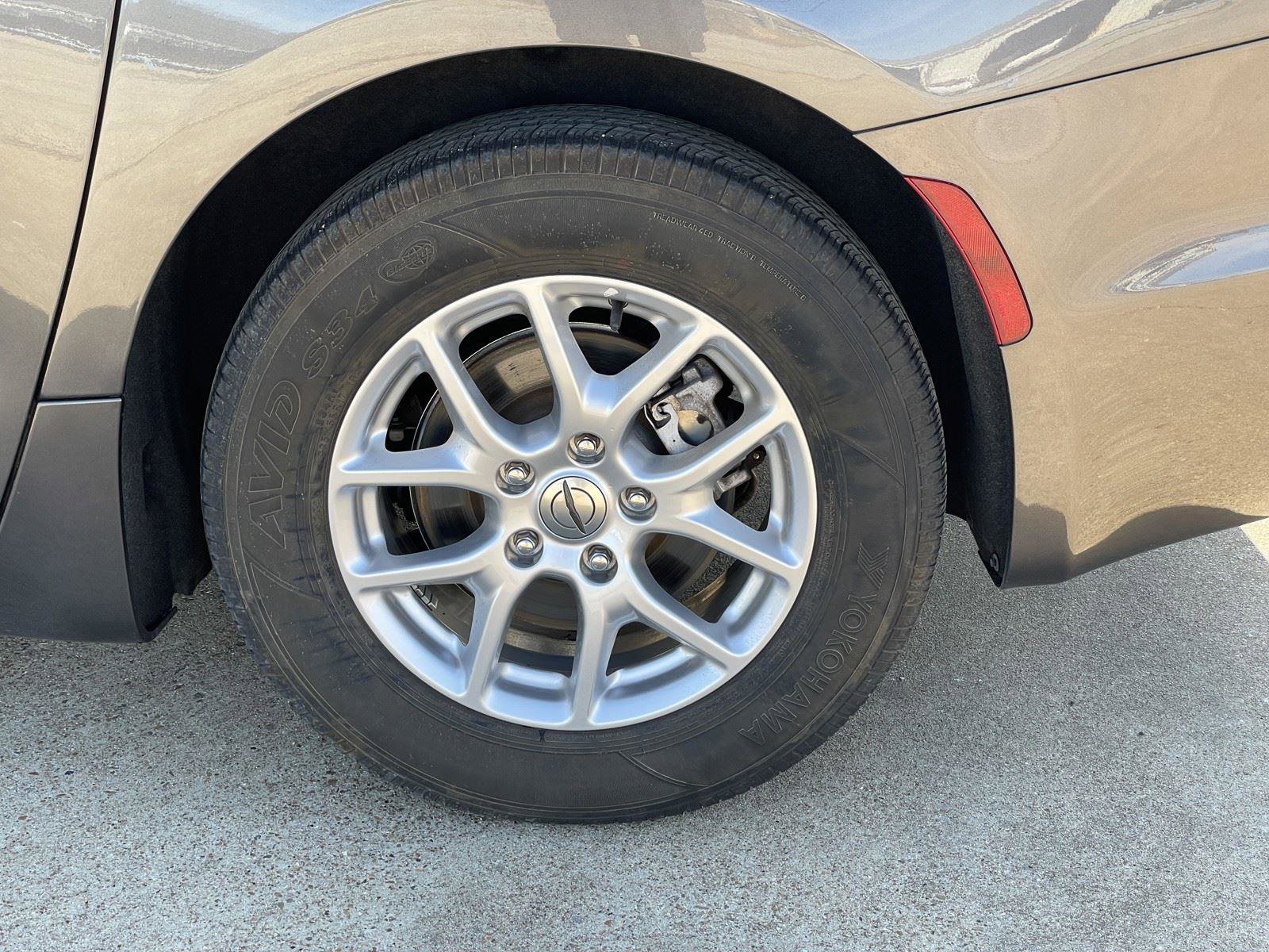 Used 2023 Chrysler Pacifica Touring-L image 54