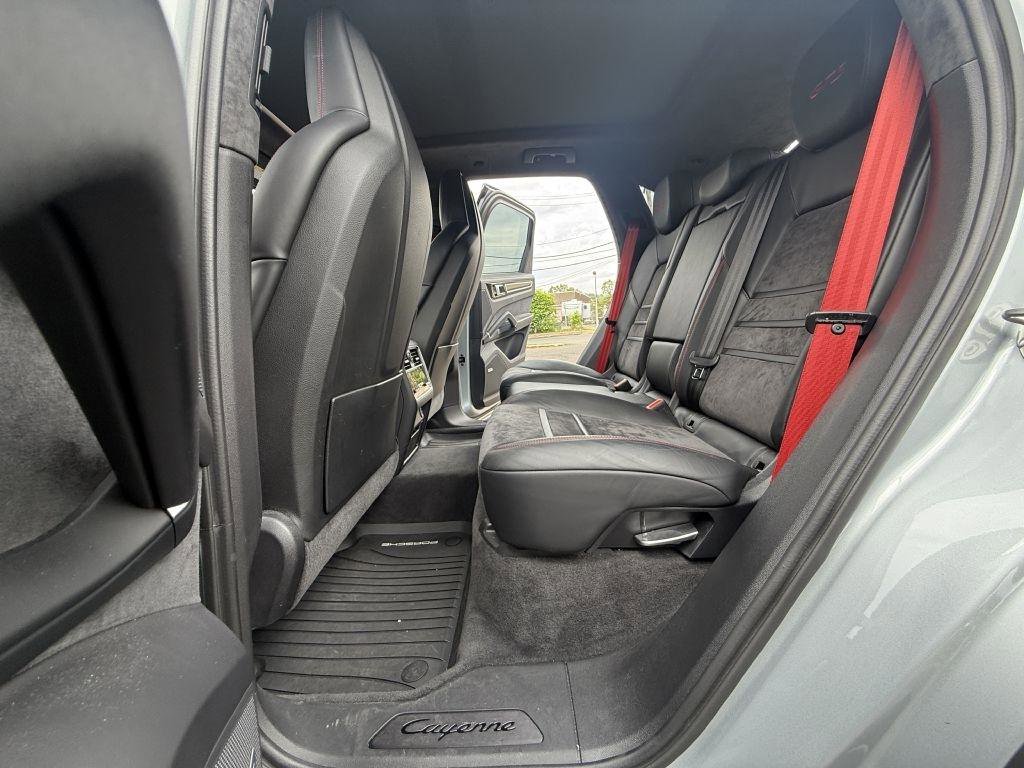 Used 2021 Porsche Cayenne GTS AWD/4WD image 21