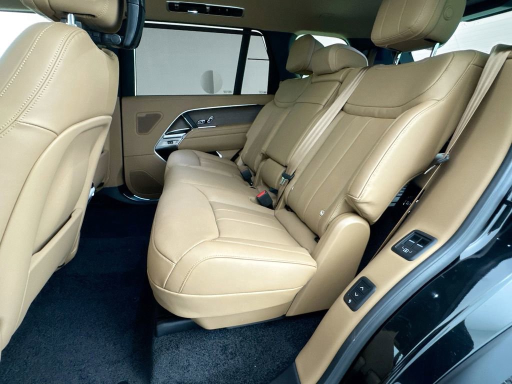 New 2026 Land Rover Range Rover Long Wheelbase SE AWD/4WD image 25