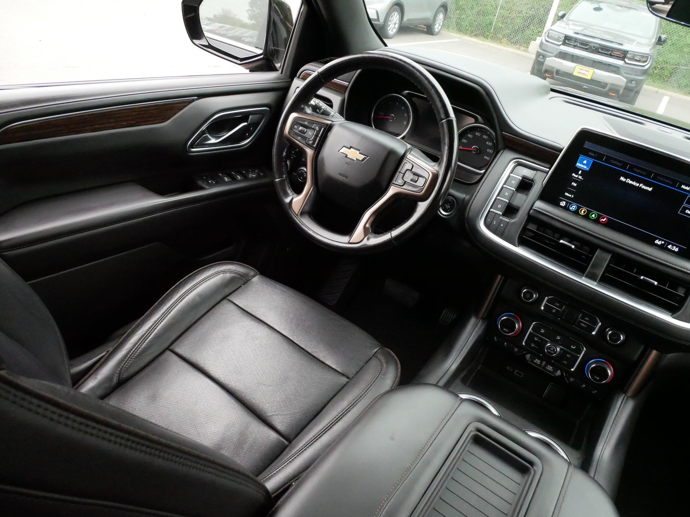 Used 2021 Chevrolet Tahoe High Country w/ Premium Package AWD/4WD image 9