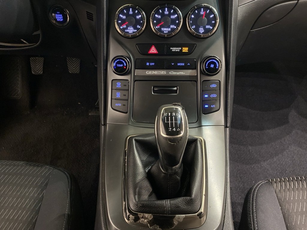 Used 2015 Hyundai Genesis 3.8 image 14