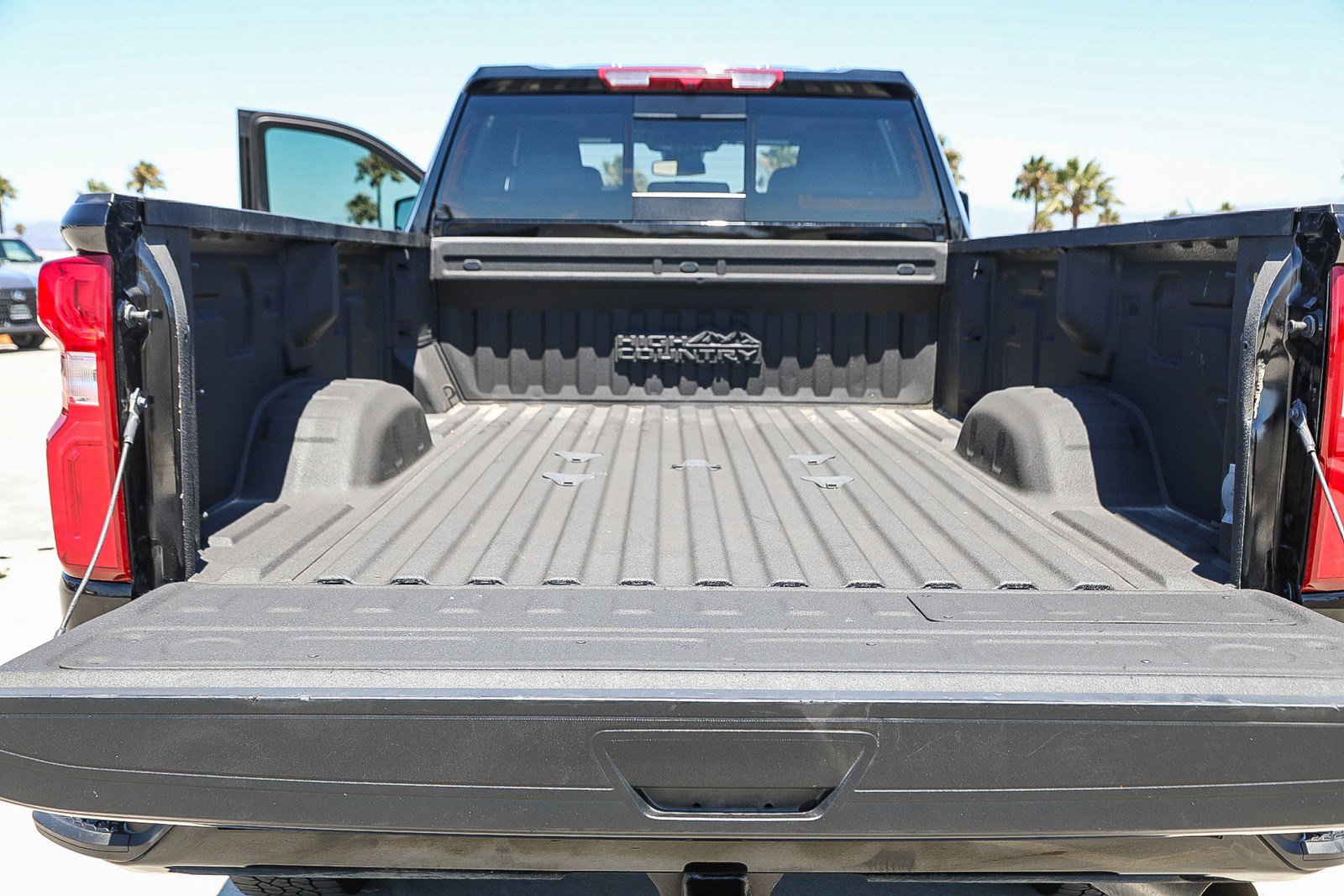 Used 2024 Chevrolet Silverado 3500 High Country image 21