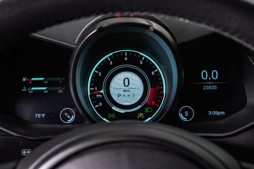 Used 2019 Aston Martin V8 Vantage Coupe RWD image 26