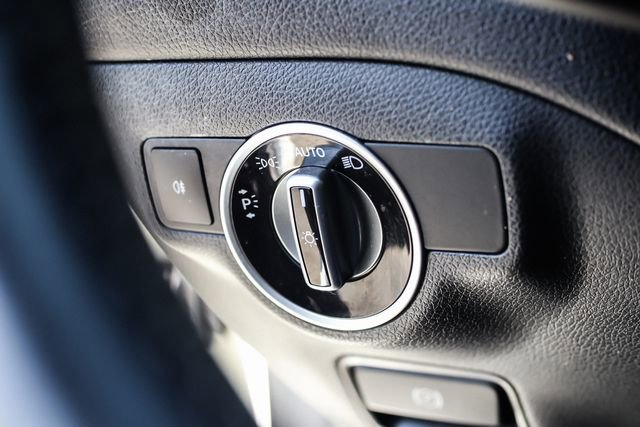 Used 2014 Mercedes-Benz CLA 250 image 32