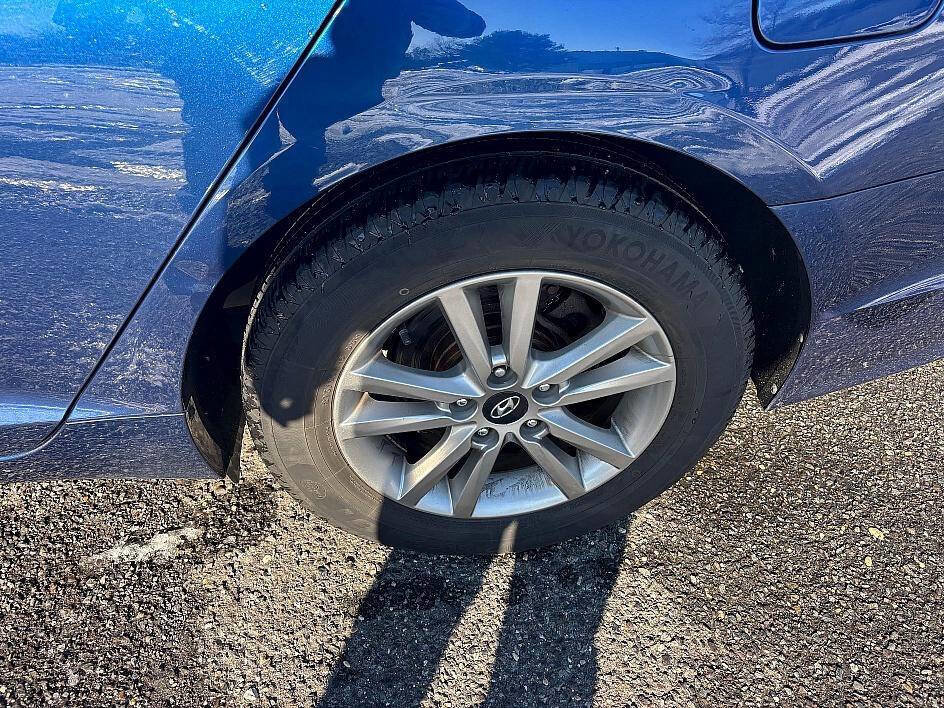 Used 2016 Hyundai Sonata SE image 12