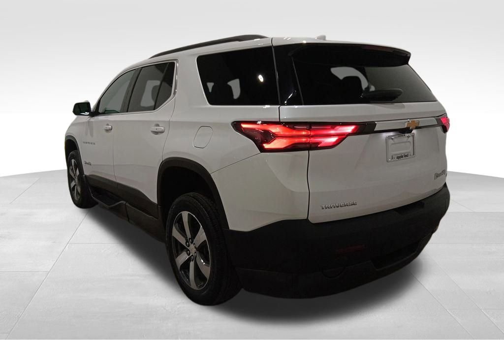 Used 2022 Chevrolet Traverse LT w/ LT Premium Package image 3
