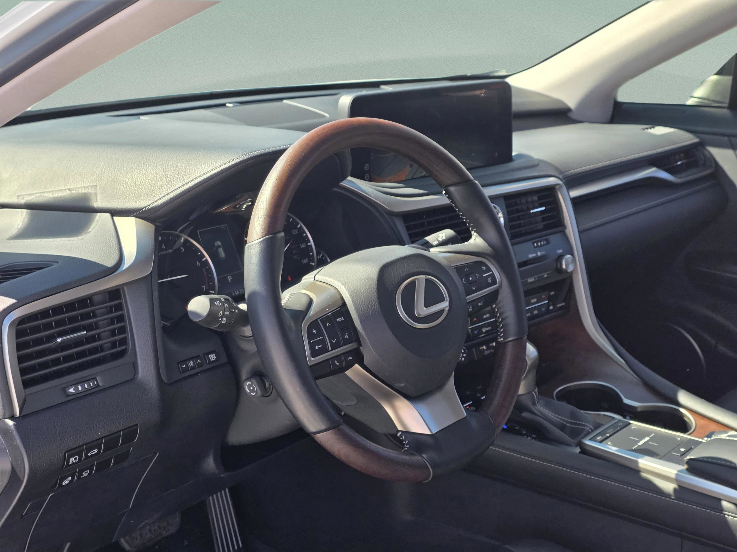 Certified 2022 Lexus RX 350L FWD w/ Premium Package image 11