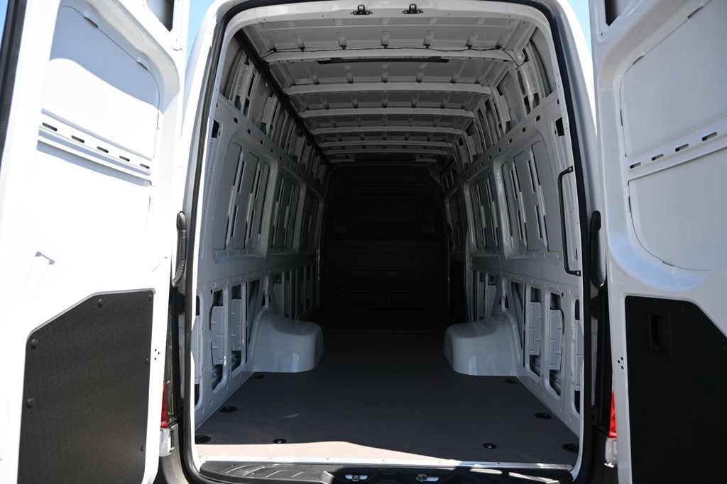 Used 2026 Mercedes-Benz Sprinter 4500 image 27