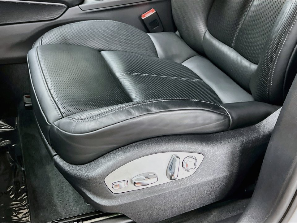 Certified 2024 Porsche Macan AWD/4WD image 21