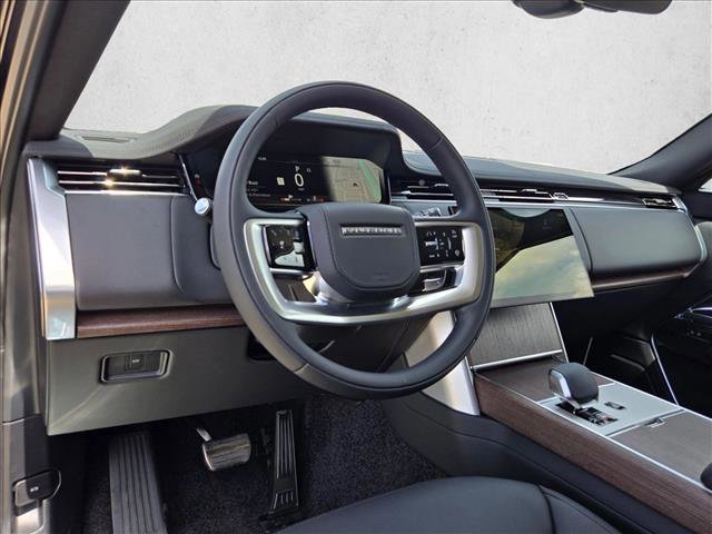 New 2026 Land Rover Range Rover Long Wheelbase SE image 3