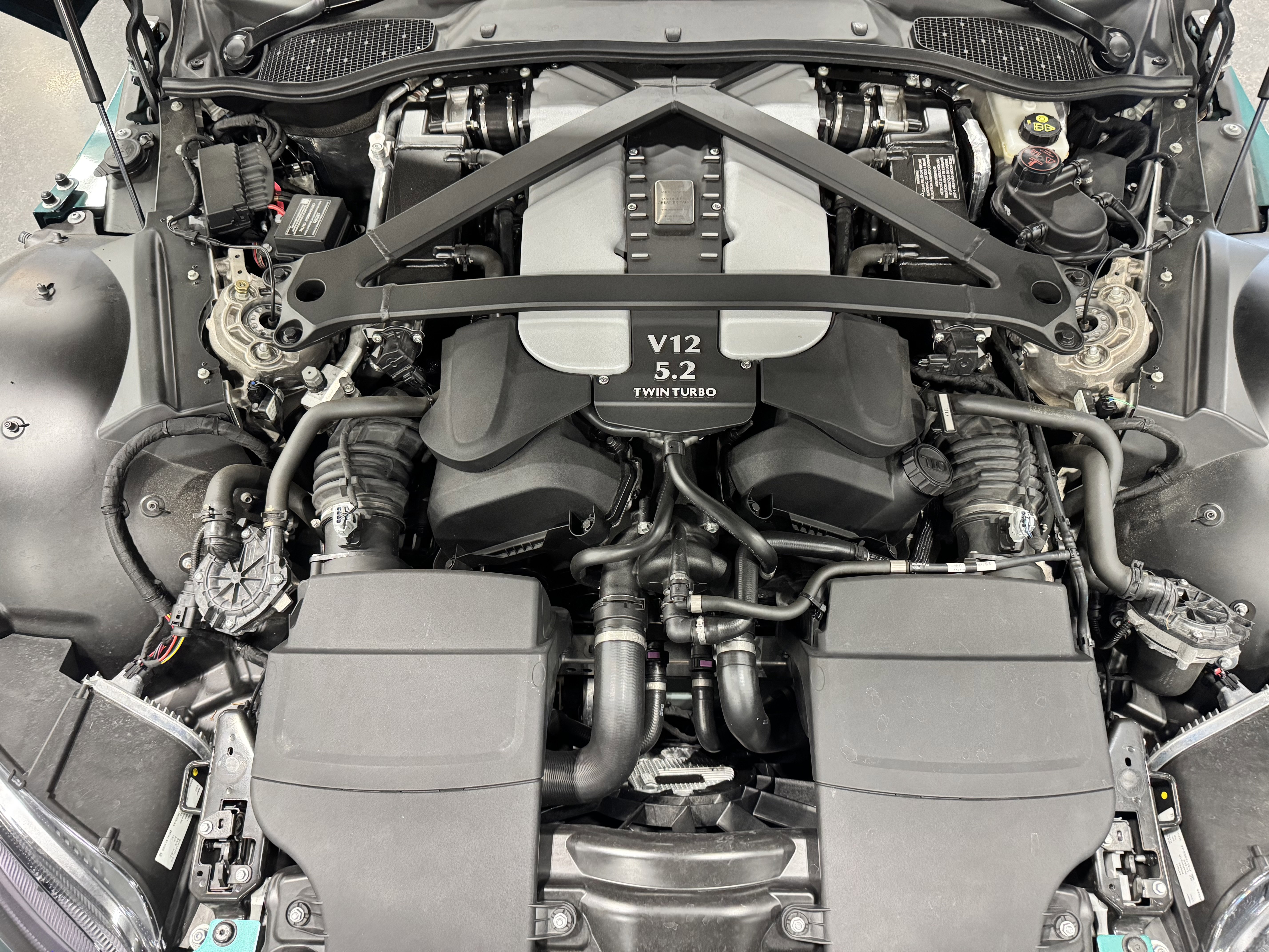 Used 2023 Aston Martin V12 Vantage V12 image 16