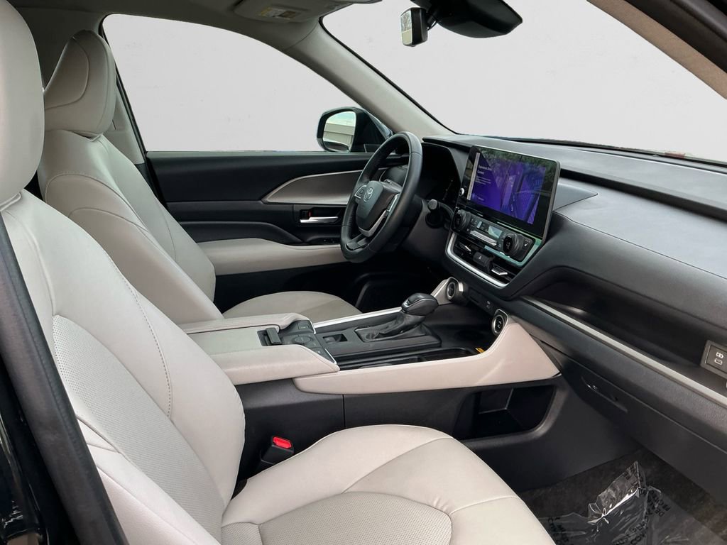 Used 2024 Toyota Grand Highlander XLE image 15