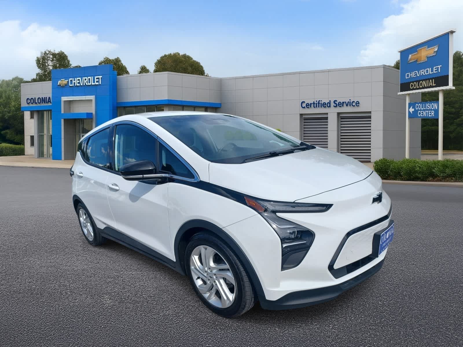 Used 2023 Chevrolet Bolt LT FWD image 2
