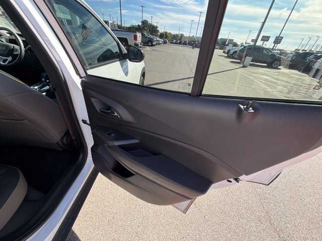 Used 2025 Chevrolet Trax ACTIV w/ Driver Confidence Package FWD image 31