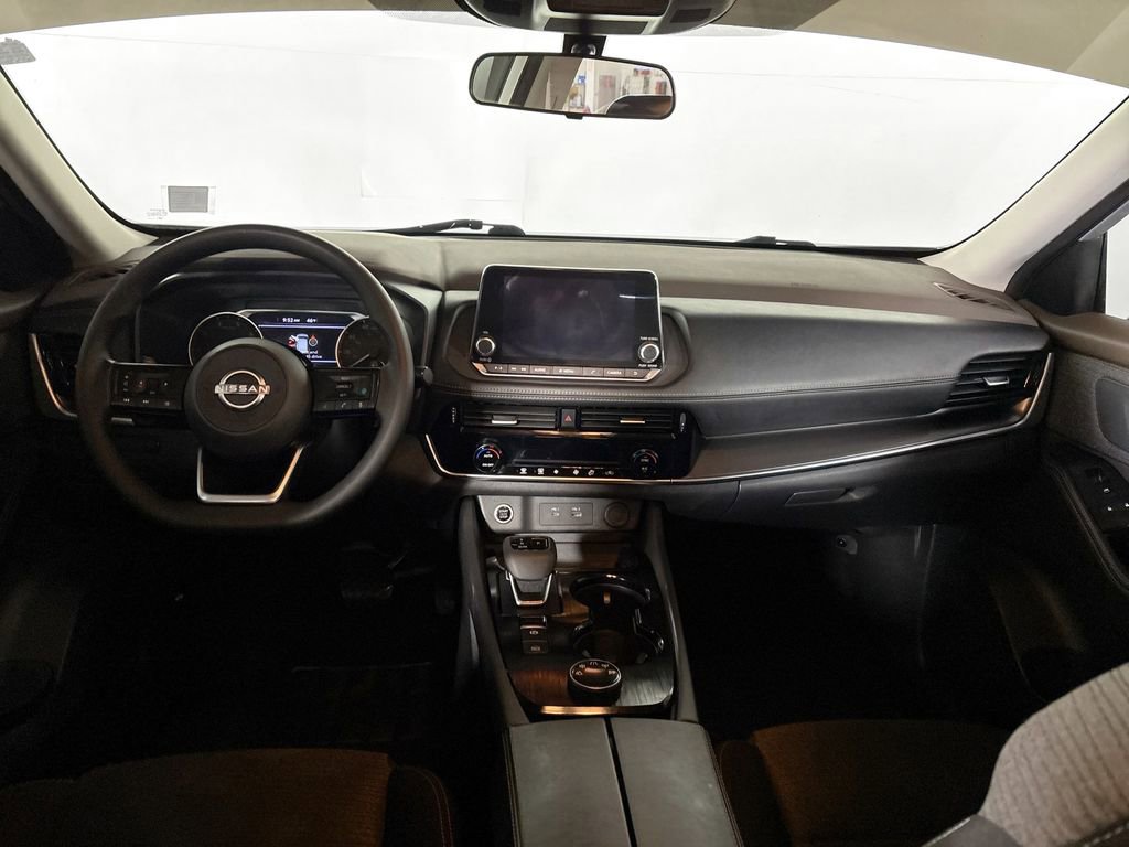 Used 2022 Nissan Rogue SV image 12