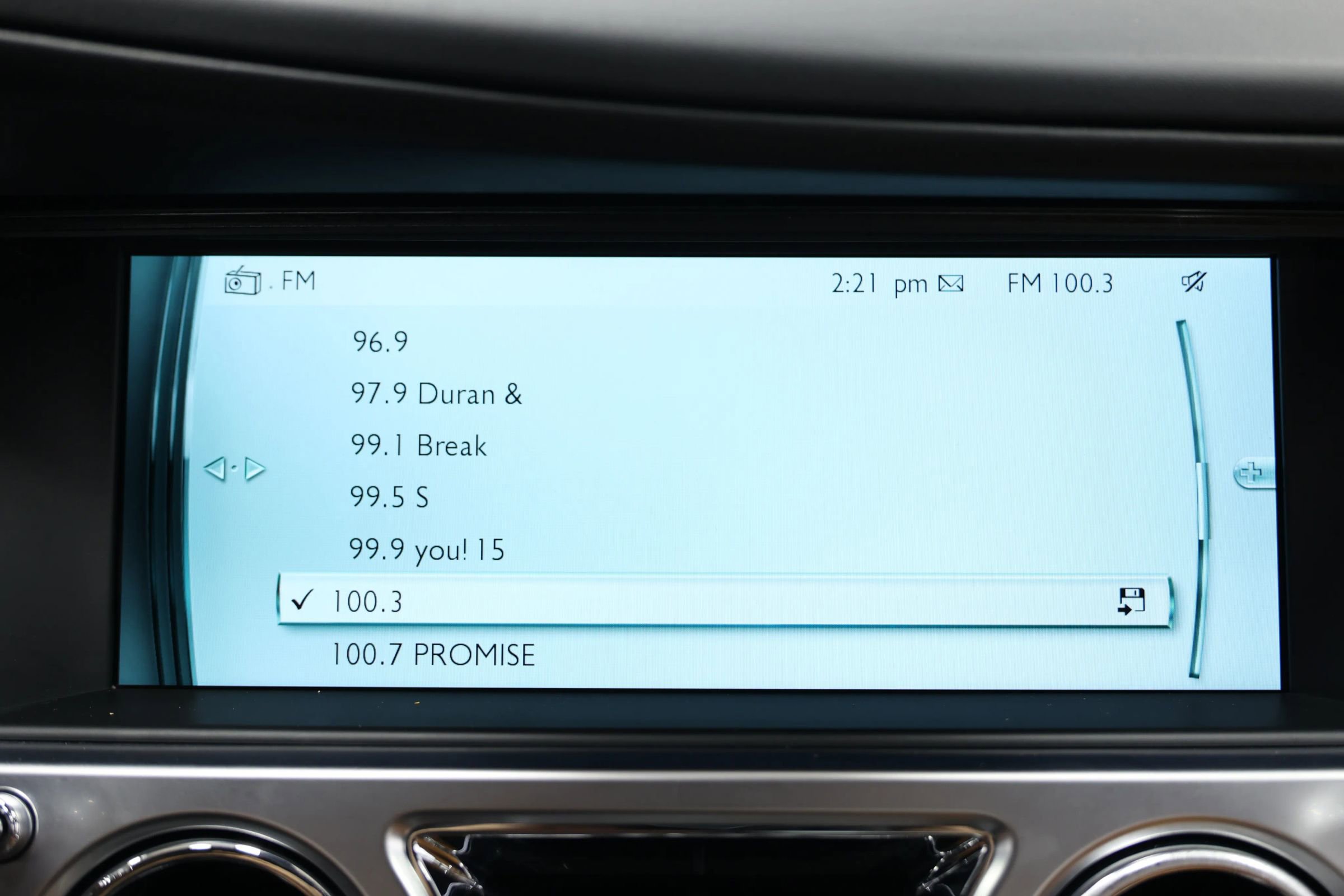 Used 2017 Rolls-Royce Ghost image 30