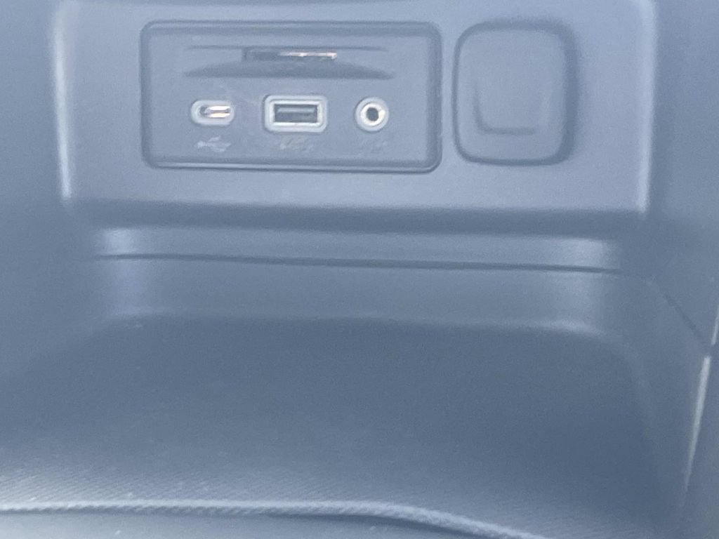 Used 2023 Chevrolet Equinox RS w/ RS Leather Package FWD image 20