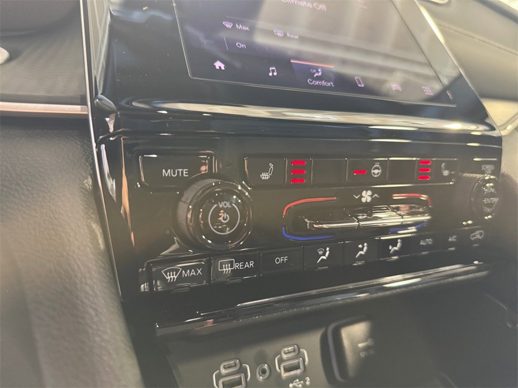 New 2025 Jeep Grand Cherokee Laredo X w/ Luxury Tech Group I image 30