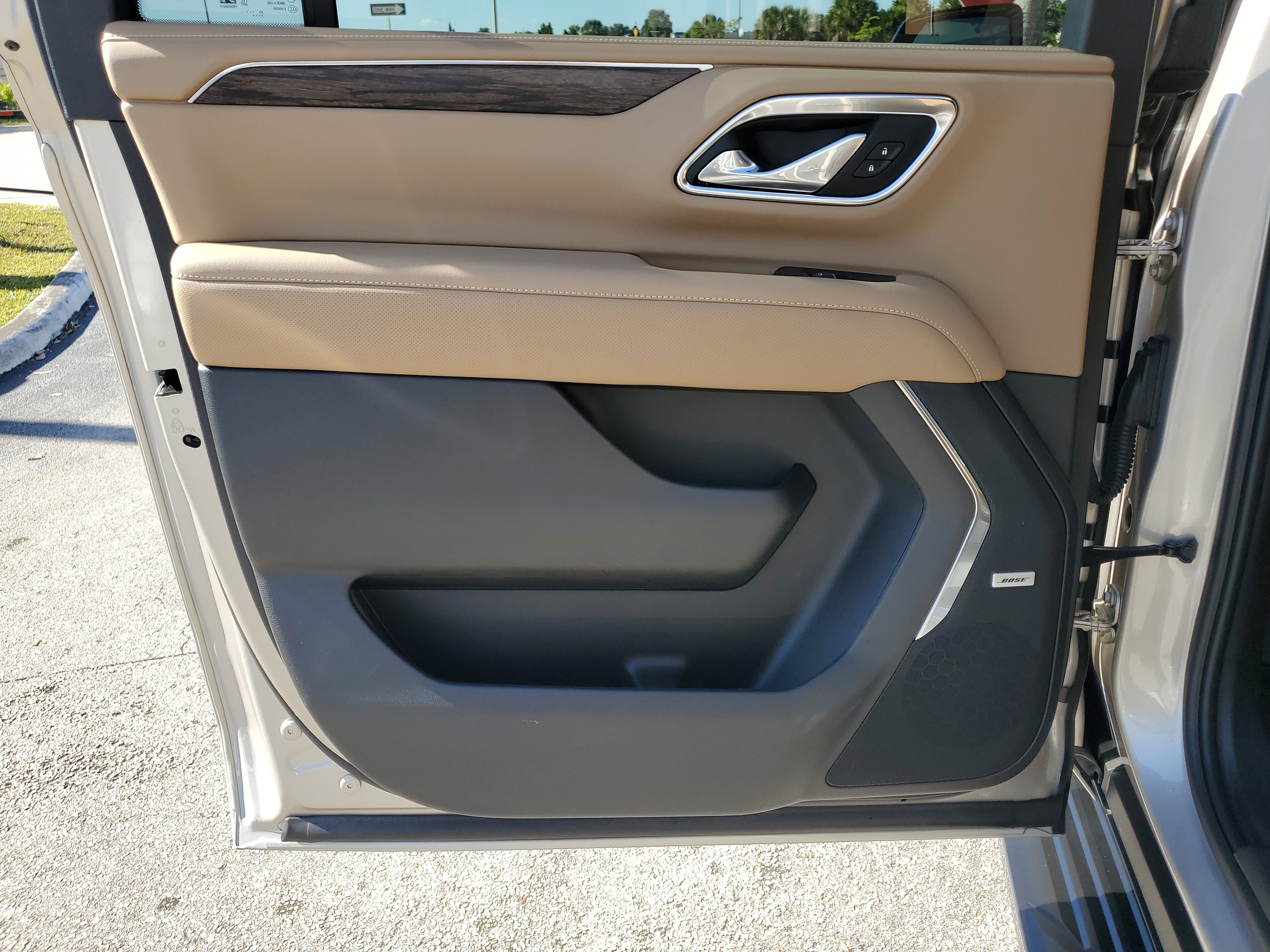 Used 2024 Chevrolet Suburban Premier image 38