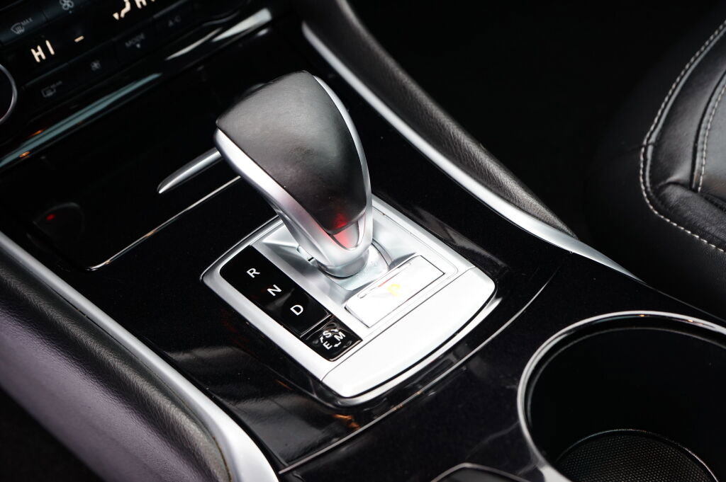 Used 2018 INFINITI QX30 Premium w/ Technology Package image 18