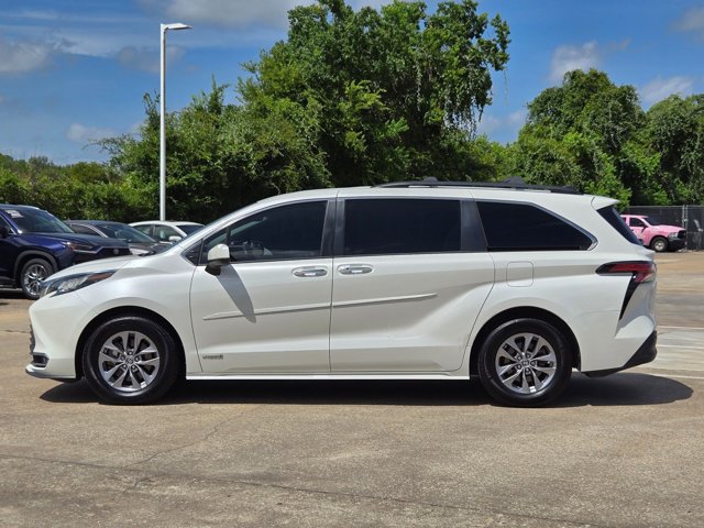 Used 2021 Toyota Sienna XLE FWD image 8