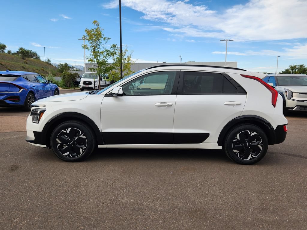 Certified 2023 Kia Niro Wind w/ Wind Preserve Package FWD image 4