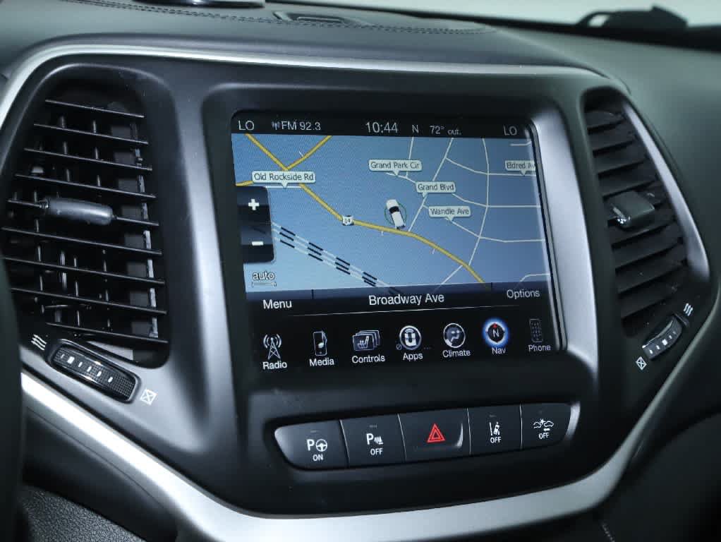 Used 2018 Jeep Cherokee Overland w/ Technology Group AWD/4WD image 27