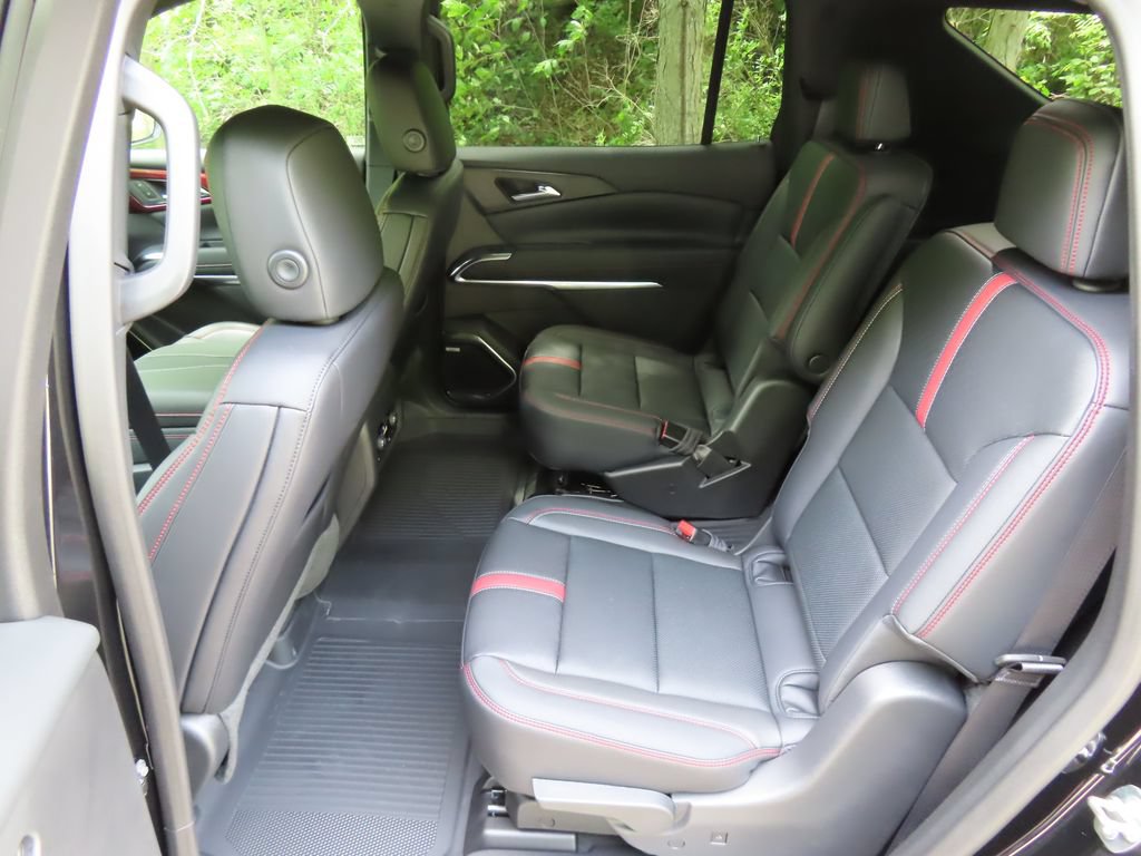 New 2026 Chevrolet Traverse RS w/ LPO, Floor Liner Package AWD/4WD image 27