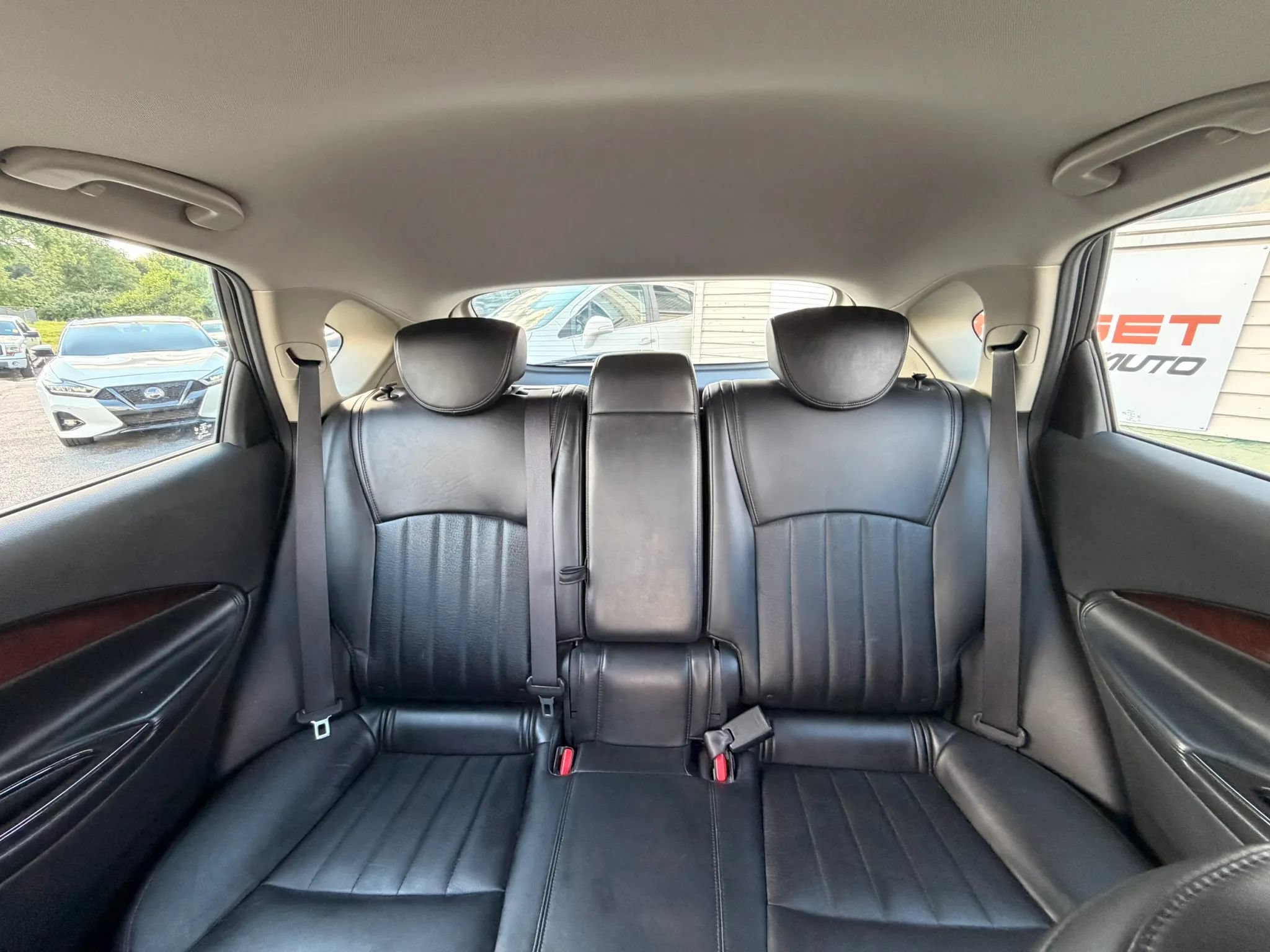 Used 2016 INFINITI QX50 AWD w/ Premium Package image 46