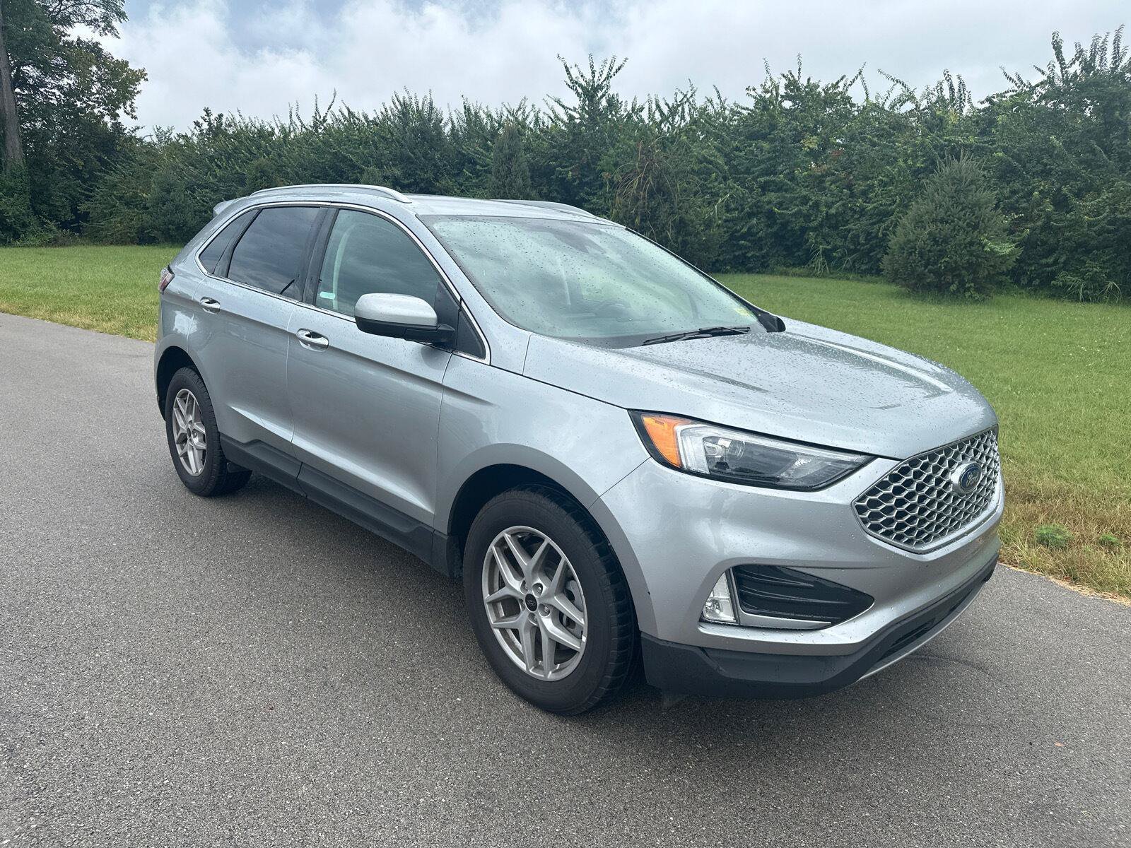Used 2024 Ford Edge SEL w/ Convenience Package