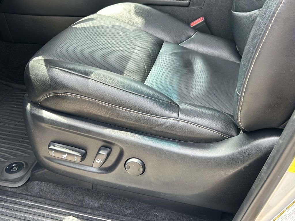 Used 2015 Lexus GX 460 w/ Premium Package image 18